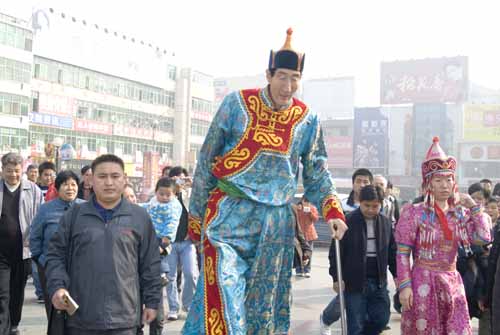 中国第一巨人不是姚明而是他婚后的他如今过得怎样