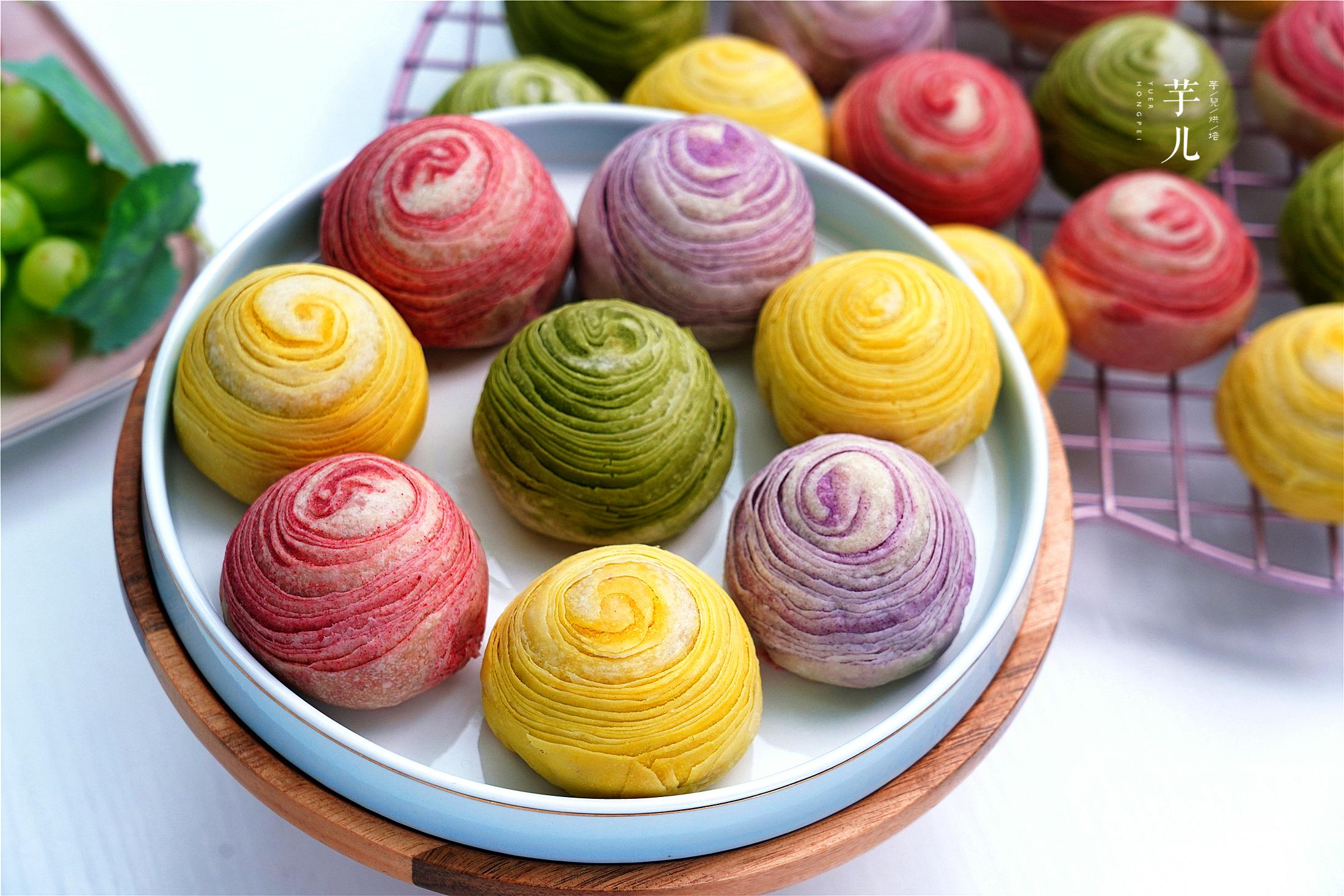 原创少女心爆表的彩虹螺旋蛋黄酥,好吃更好看,步骤详细,一看就会