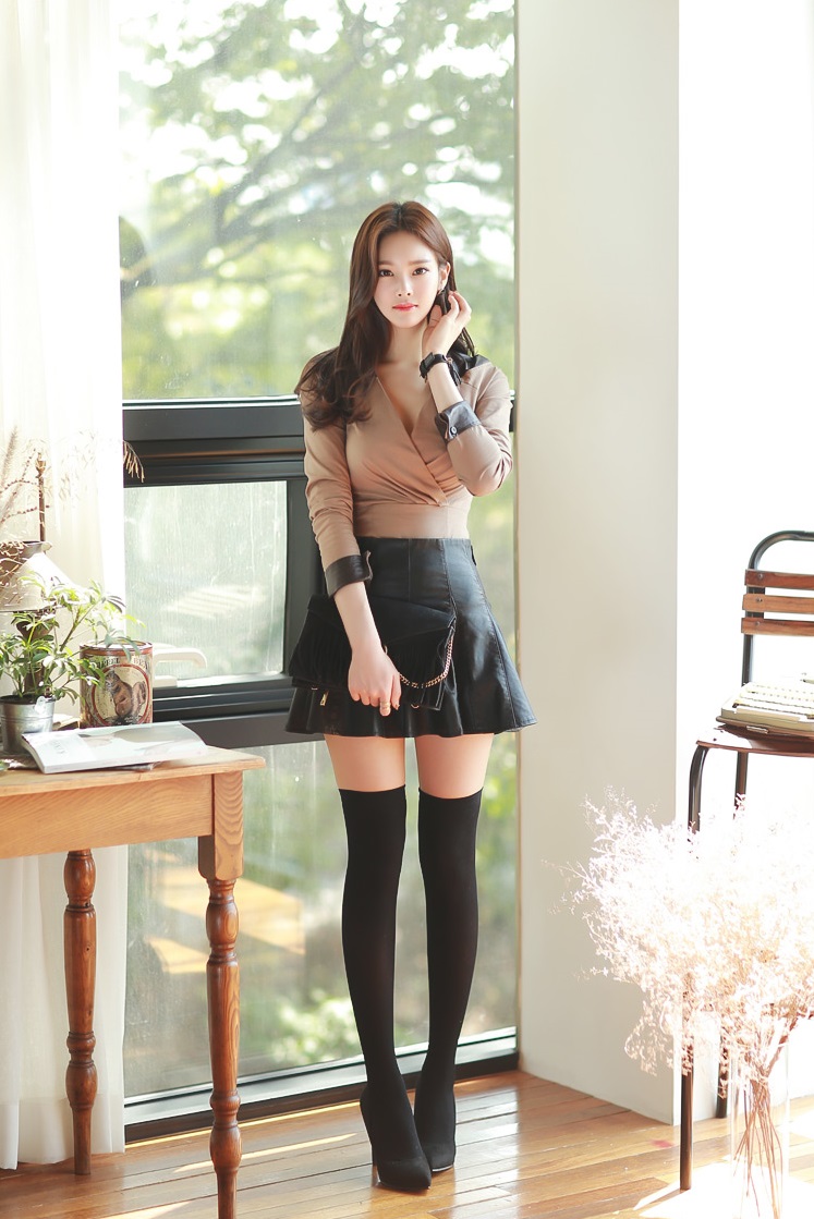 性感时尚的韩国女神,小短裙,黑丝袜,秀细腿!