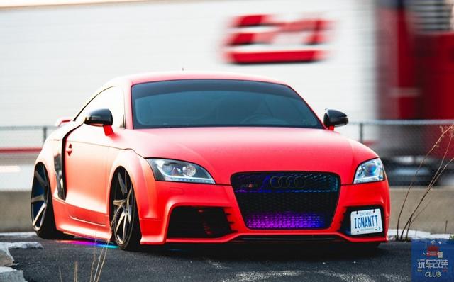 一辆追求超跑外观的奥迪ttrs小号奥迪r8现身