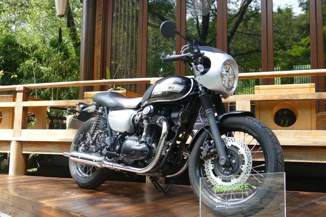 现场实拍川崎w800新车发布售价1098万元起丨业界