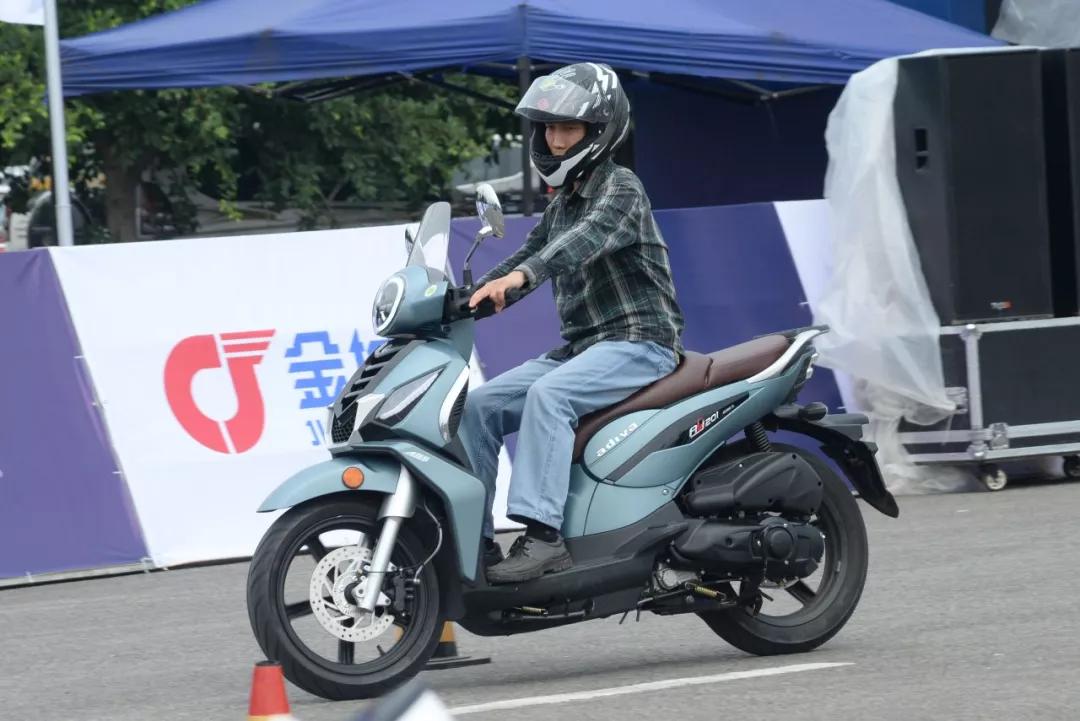 本次金城以"金城&adiva潮驾嘉年华"为主题,在摩博会上首发金城adiva