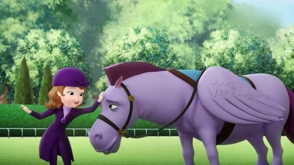 小公主苏菲亚安柏以为骑马很简单可还是从马背上跌了下来