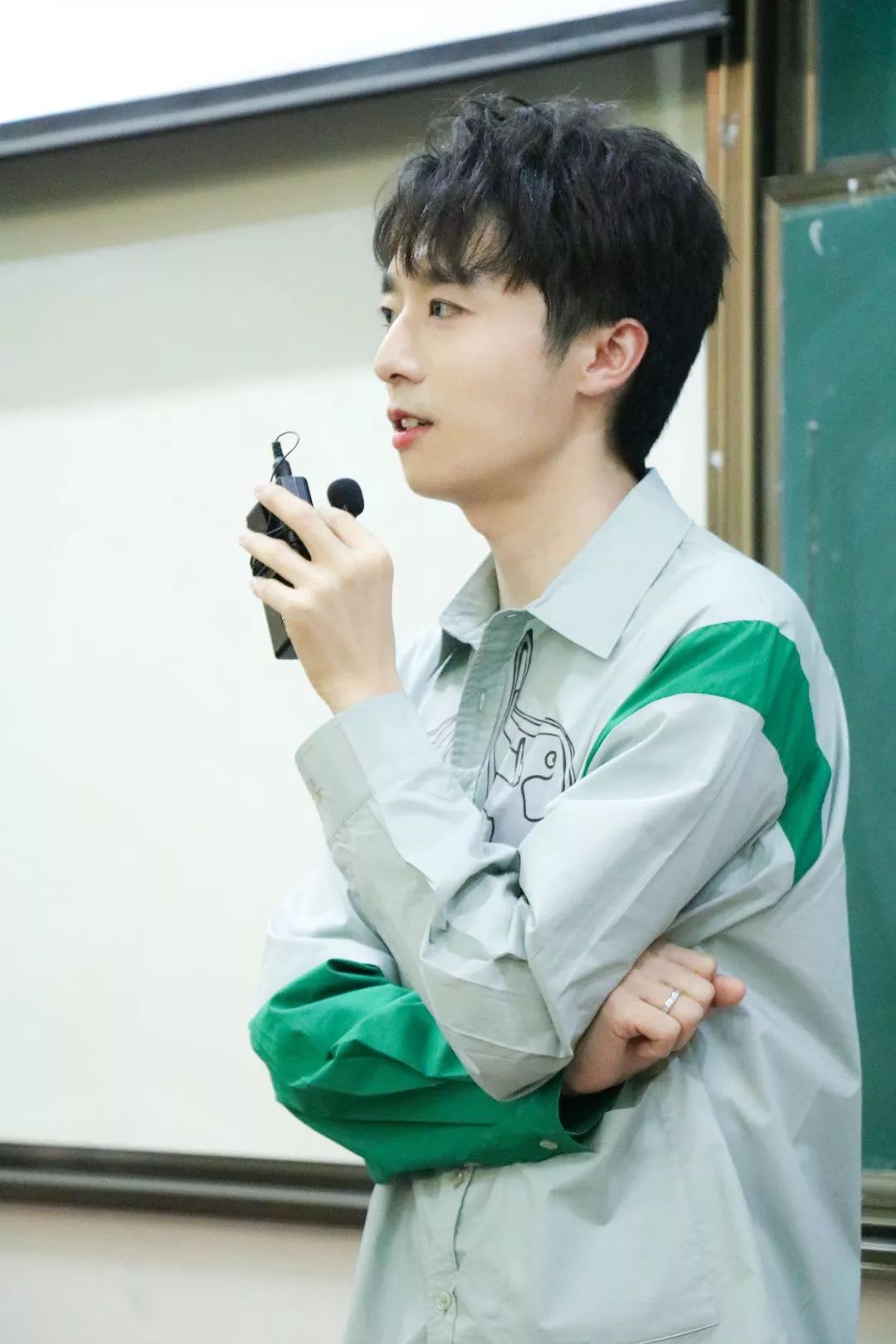 保持真心永远纯真新锐作家苑子文你要好好的新书分享会在我院举行