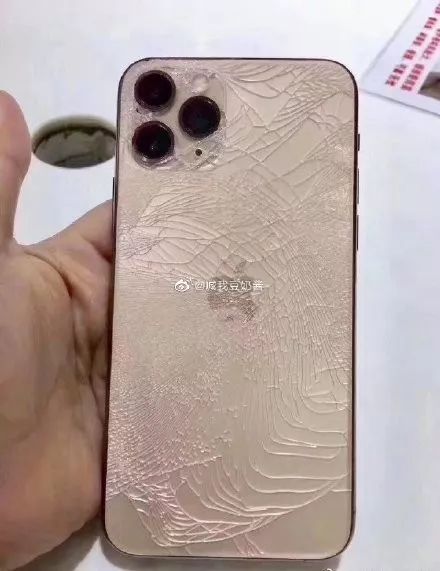 iphone11pro国内首碎维修换屏竟然要2559元