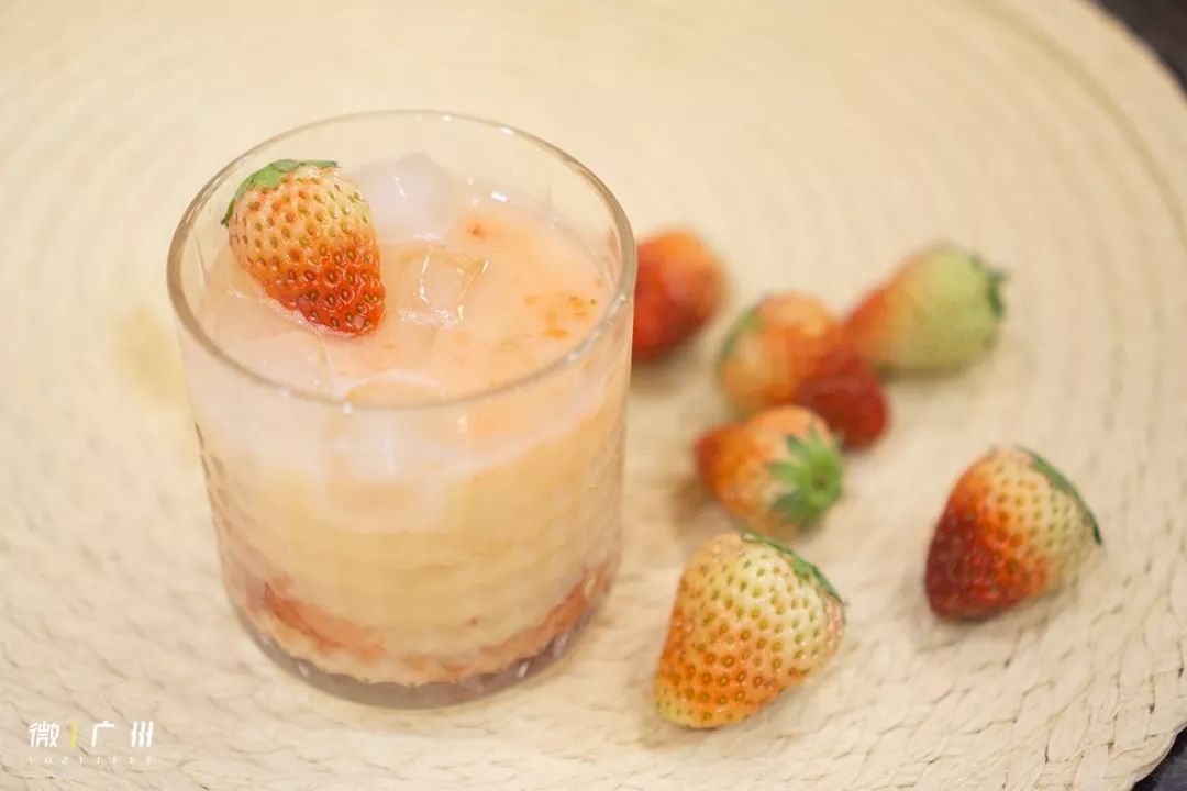 喜茶益力多波波冰超难买?教你diy草莓升级版!