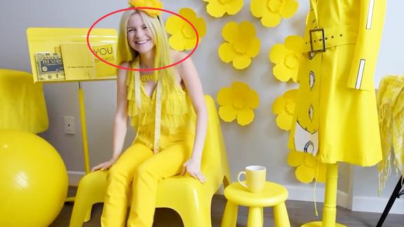 美国女子一直痴迷黄色从头到脚都是黄所有的东西都是黄色