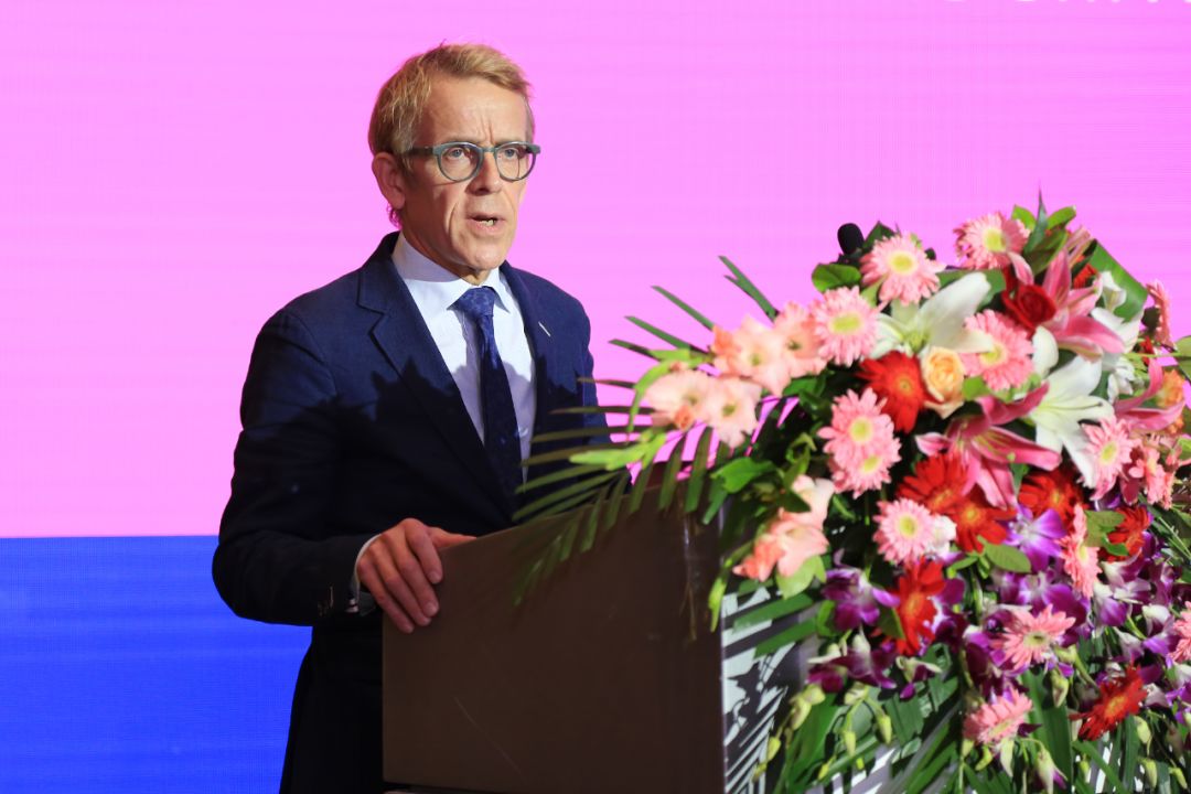 瑞典延雪平大学珀尔·泰德哈格教授:数字时代的牙科革命▲空军军医