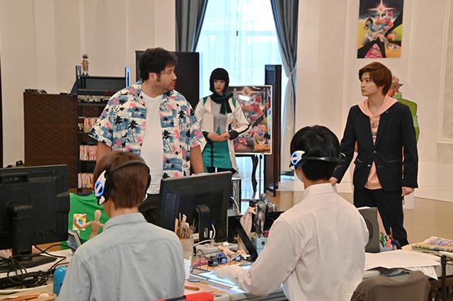 或人带着伊兹去了超人气漫画家石墨超一郎的工作室,或人对于这次的