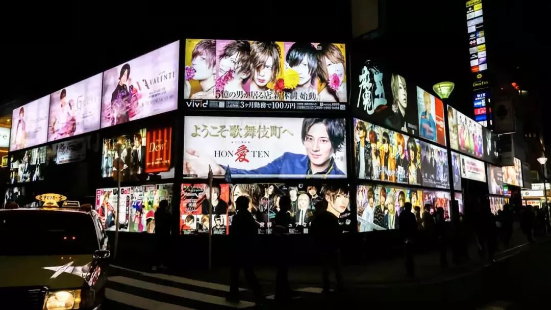 26岁年入3亿,日本第一牛郎:人生就要无所顾忌的追求极致