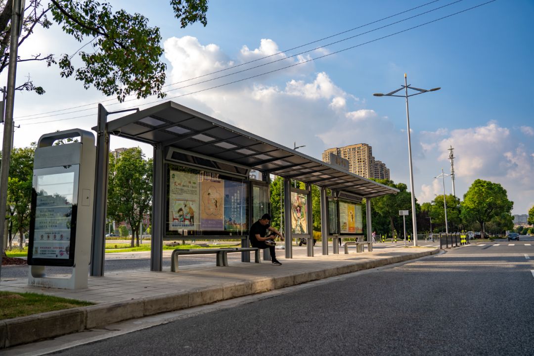 花桥高颜值公交候车亭实现wifi全覆盖实时位置数据更新