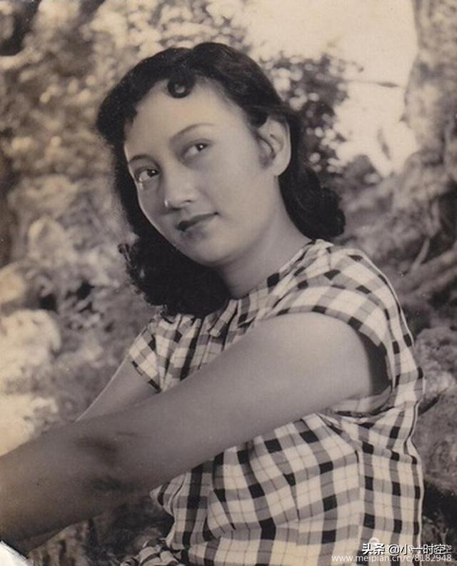 大胆泼辣她一个人饰演两姐妹:金环和银环记得第一次在荧幕上看到她