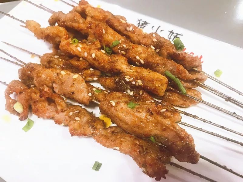 【港澳台风情街烧烤榜top1】仅79元抢原价258元 猪小夭炉边烧 2-3人餐