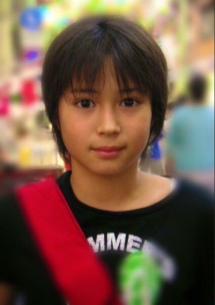 日本人气女明星公开小时候照片,这真不是男孩子嘛?