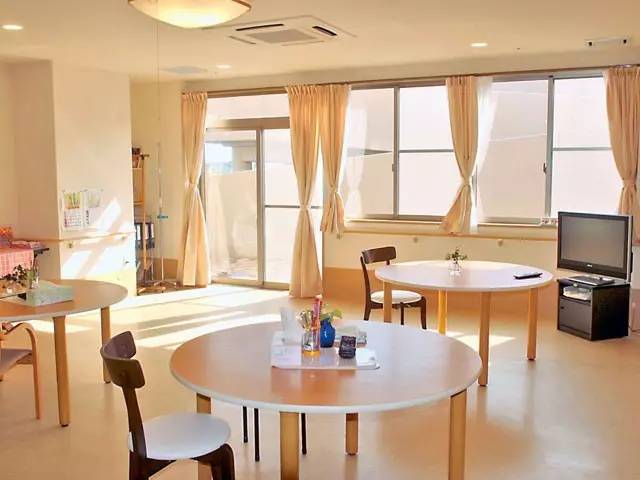 带你走进日本养老院两万五一个月普通人都老不起