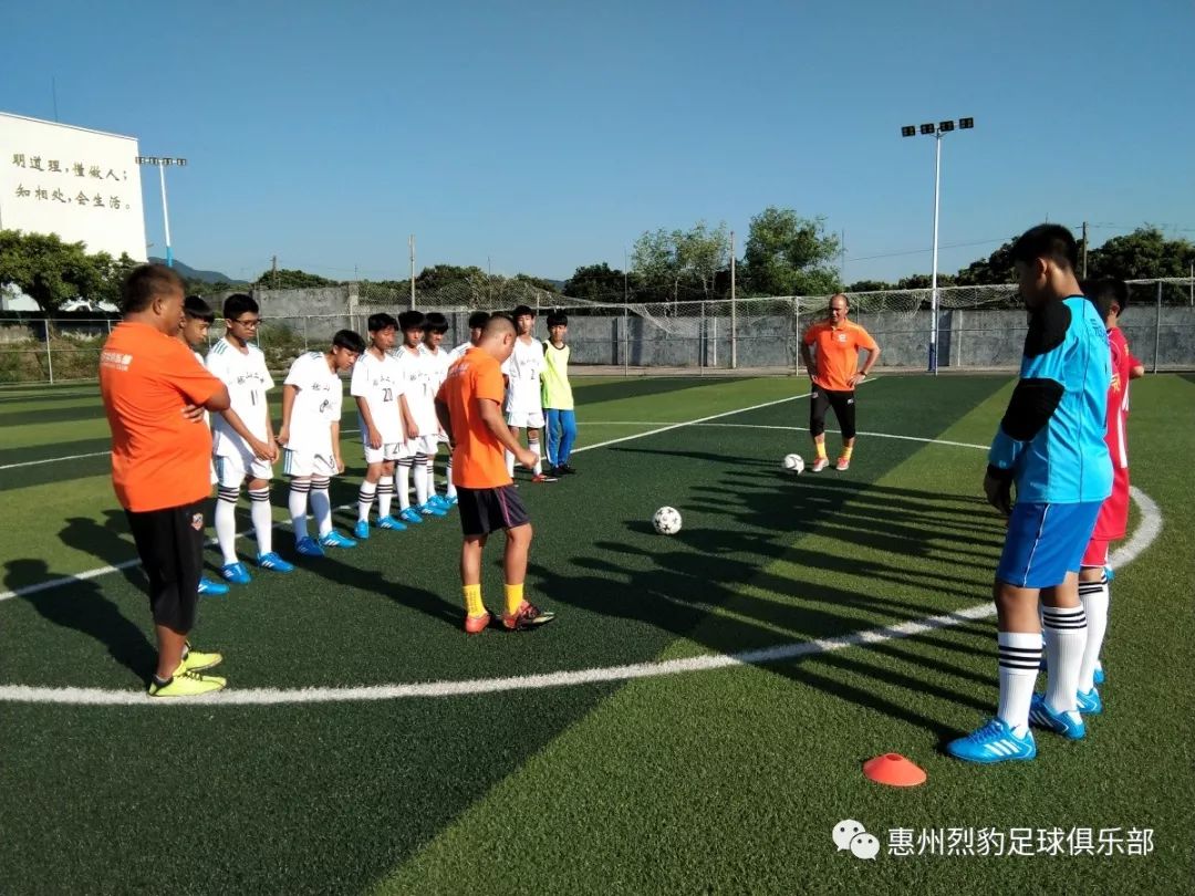 足球之光：少儿足球培训引领未来