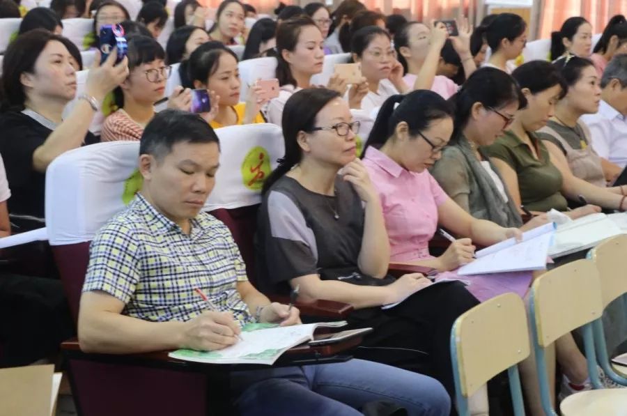 水头二小老师图片