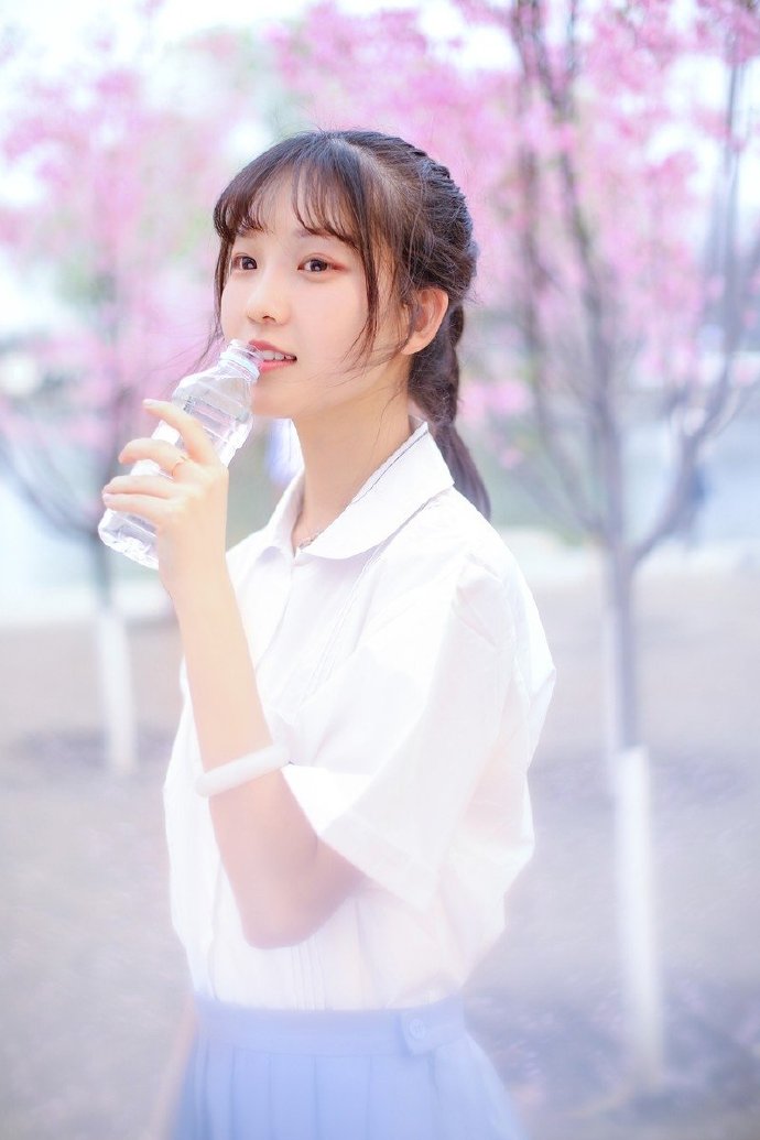 摄影作品阳光美少女清纯靓丽给人很阳光的感觉