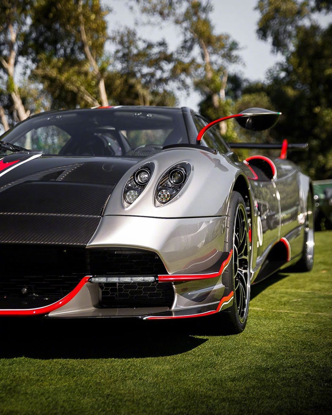 售价超350万美元只有40辆帕加尼huayraroadsterbc限量版跑车