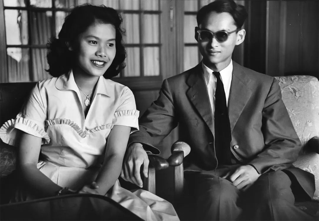 原创诗丽吉一生犯两大错误,早期未能教育好儿子,晚期出轨对丈夫不忠