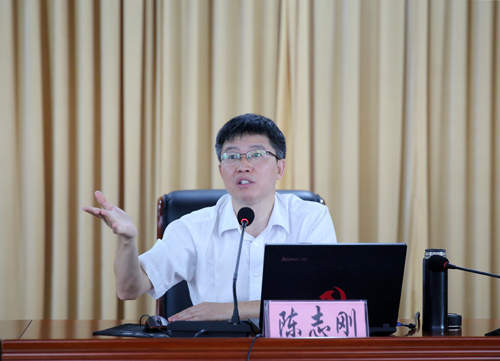 主义研究院马克思主义中国化研究部副主任陈志刚研究员作专题辅导报告