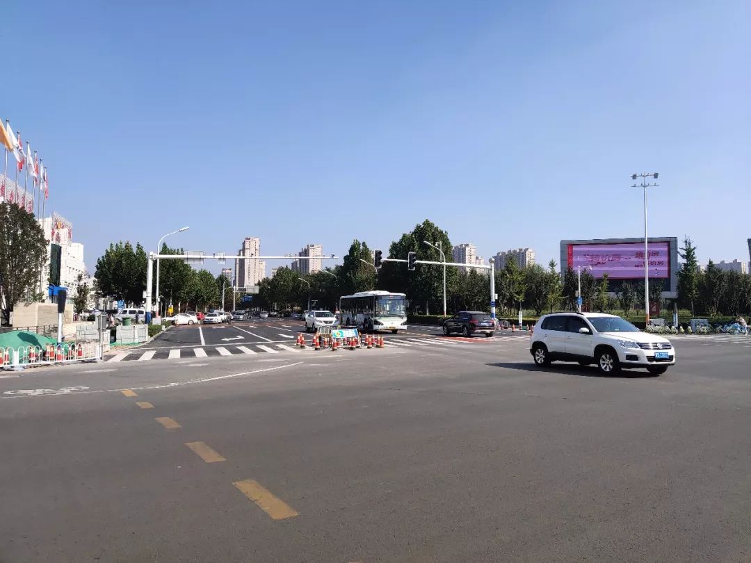 唐山:大学道(建设路—火炬路段)主路提前恢复通车.