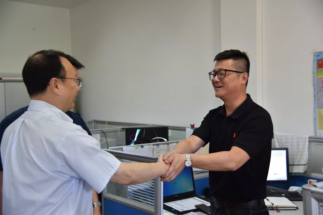 公司党委书记总经理马益民赴青浦局城厢分局开展小ceo调研交流会