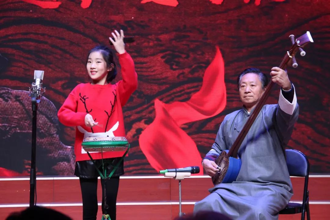 《沧州木板大鼓表演》作者:杨淑芹《沧州人民公园》 作者:黄晖《叮嘱