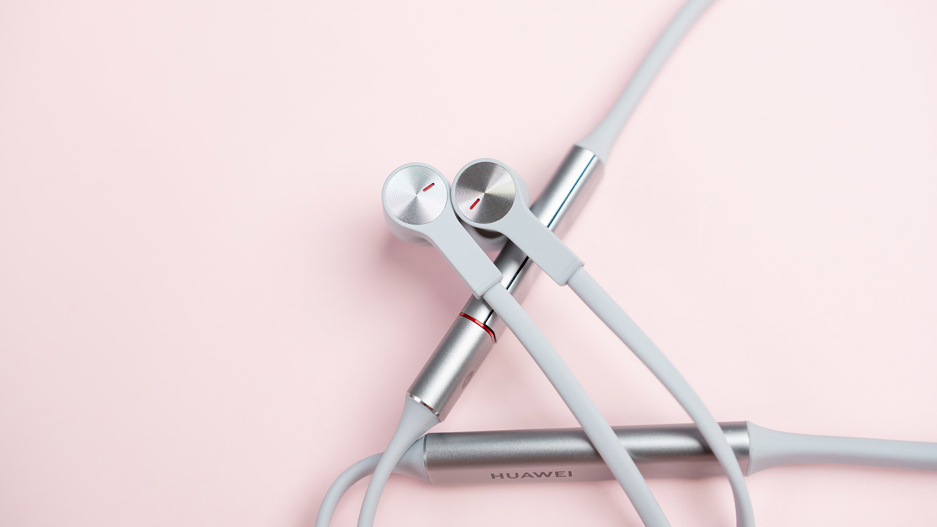 轻巧灵动 演绎时尚色彩 华为freelace无线耳机图赏