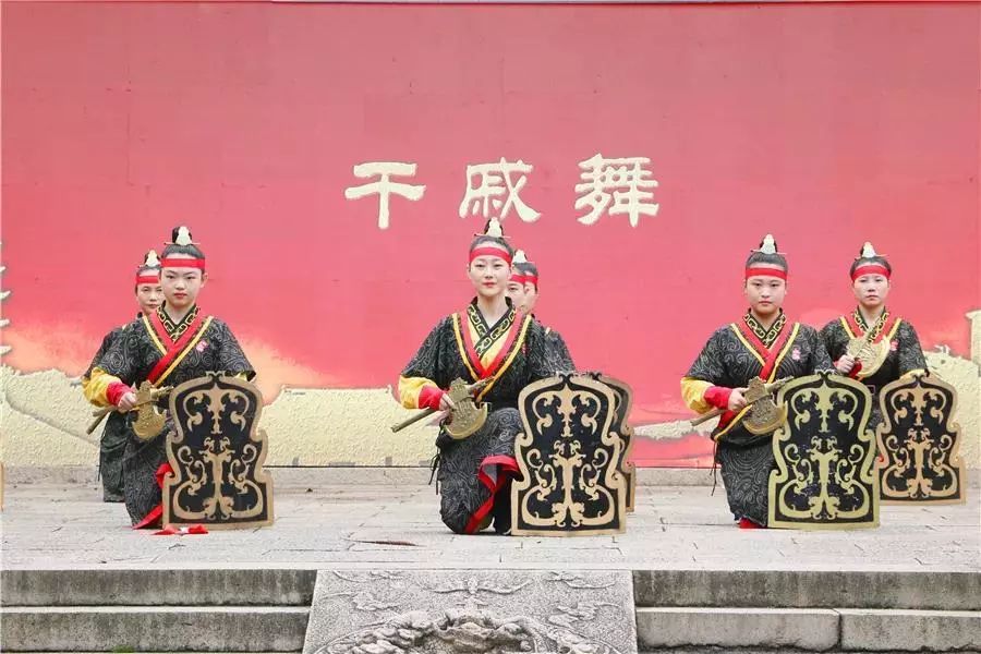 干戚舞祈福射射礼体验区除了内场的表演展示,外场还设置了丰富多彩的