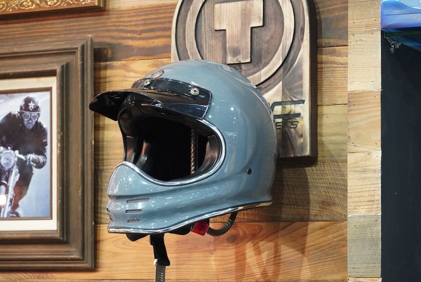 来自西海岸的美式复古碳纤维头盔torc品牌正式进入国内