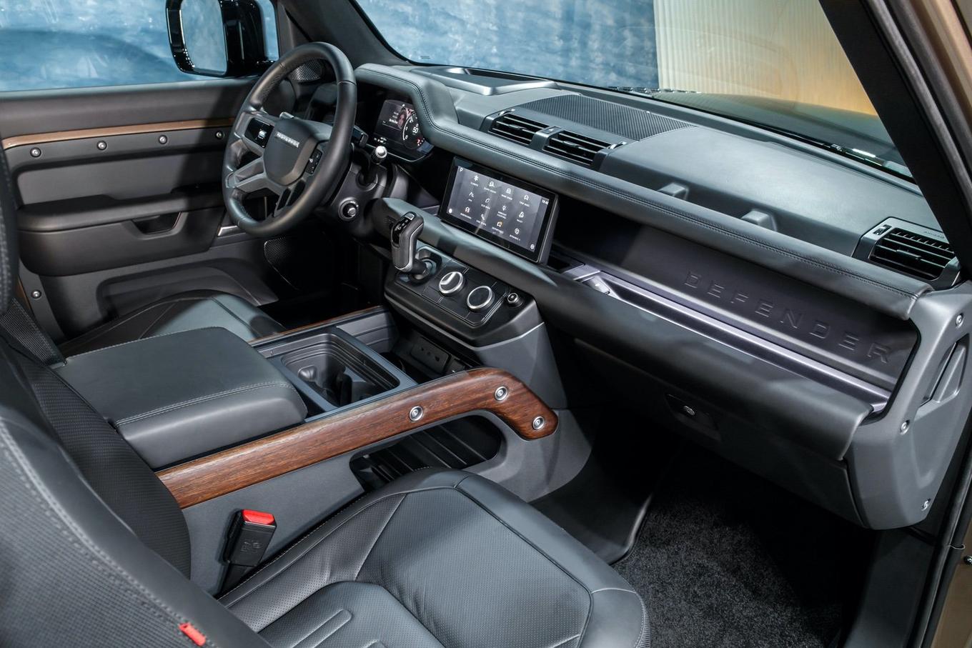 全新一代路虎卫士defender酷在哪里看完这十点就知道了