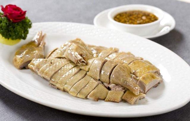 广东白切鸭好吃不腥有诀窍,掌握这些步骤,口感鲜美香味倍增