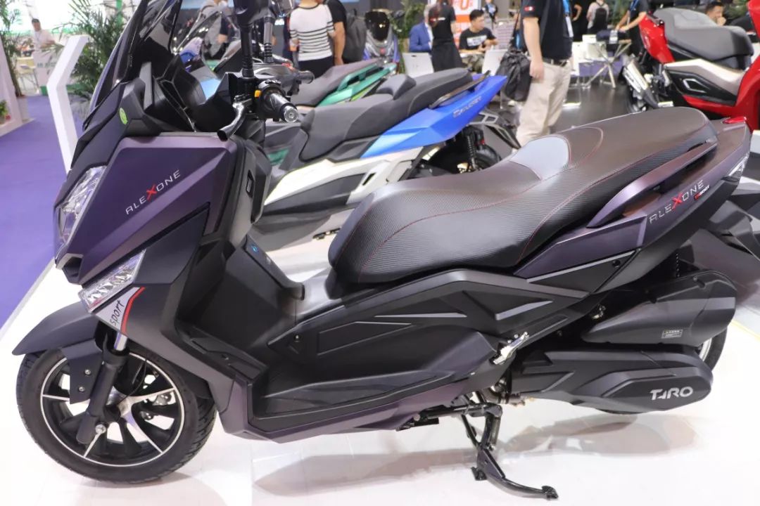 t9,t10一直是台荣踏板的中流砥柱,也一直深受车友们的喜欢,但是150cc