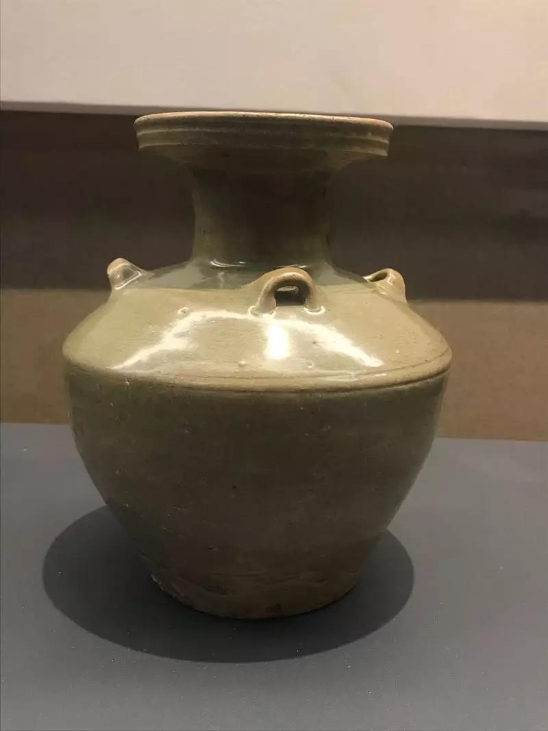 西晋·德清窑青瓷盘口壶