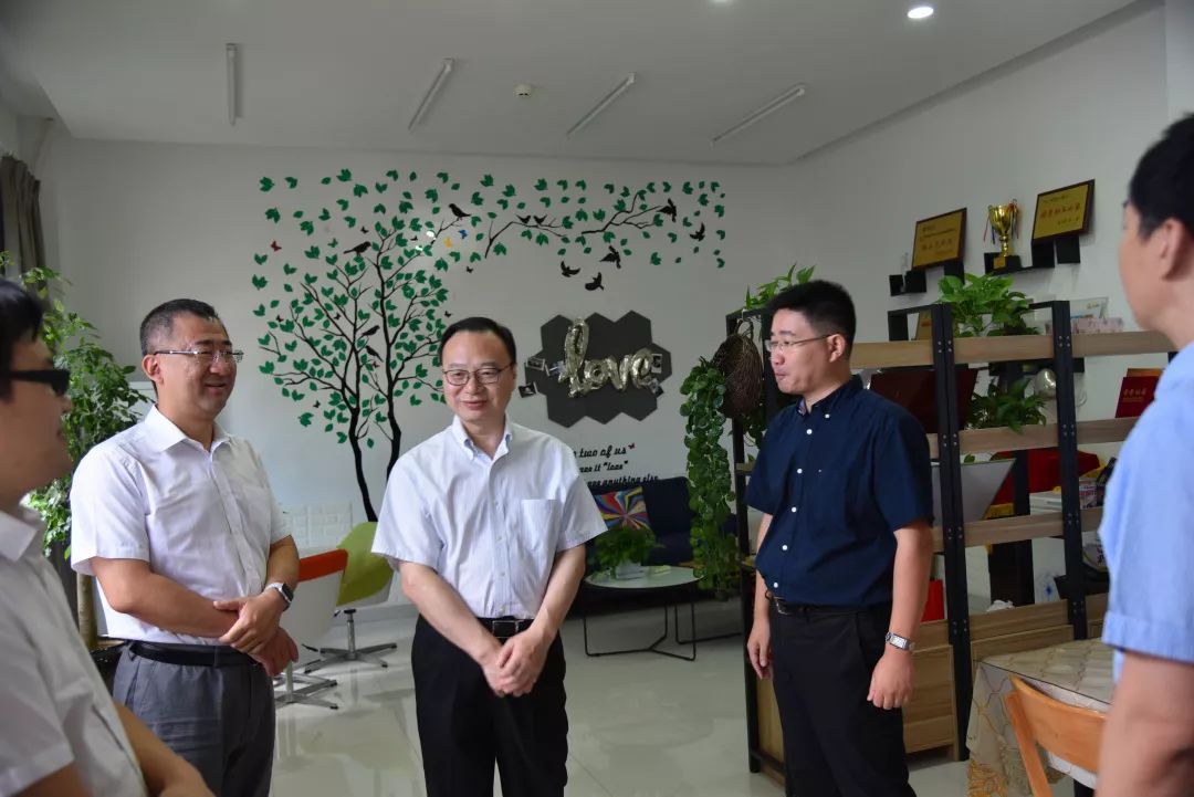 公司党委书记总经理马益民赴青浦局城厢分局开展小ceo调研交流会