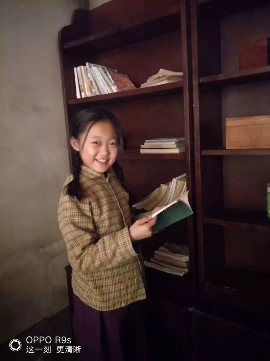 国家的孩子央视首播我校李妤欣同学参演