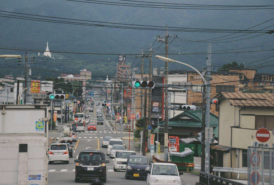 日本街头电线杆风景图图片