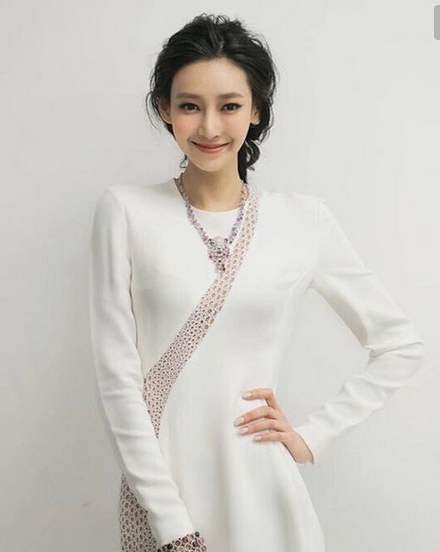 她曾与李荣浩同居4年,后分手患抑郁,至今难以放下曾经_陆瑶