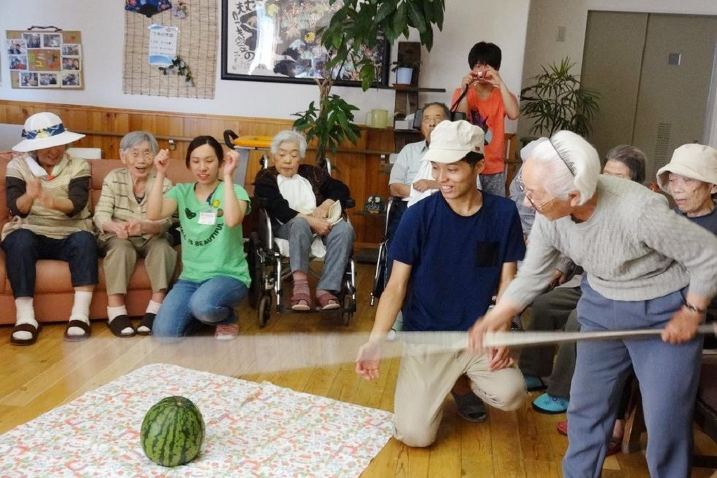 农历的九月初九,也是中国人传统的重阳节,在我们的邻国日本,重阳节和