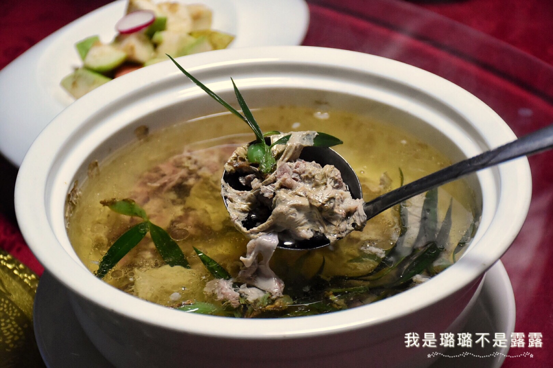 【山泉水石橄榄土猪肉汤】秋燥的季节来上一碗石橄榄汤,清热去燥是最