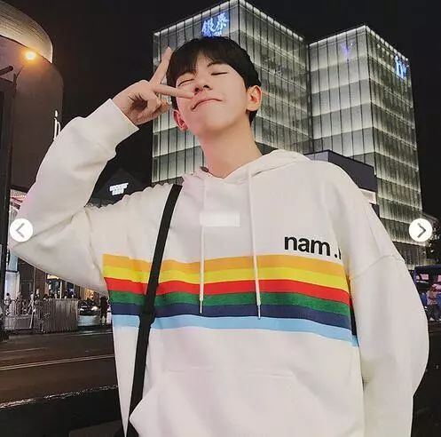 时尚风男生男友秋季值得一看的穿搭打造帅气的男孩