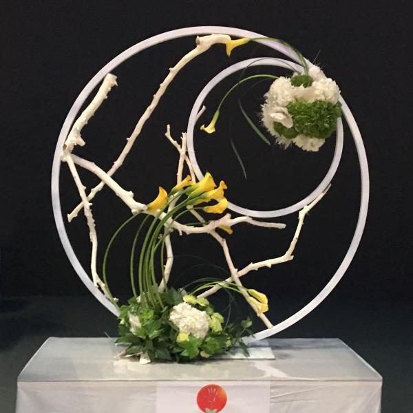 isunflower花艺学院:4种现代插花造型的插花技巧