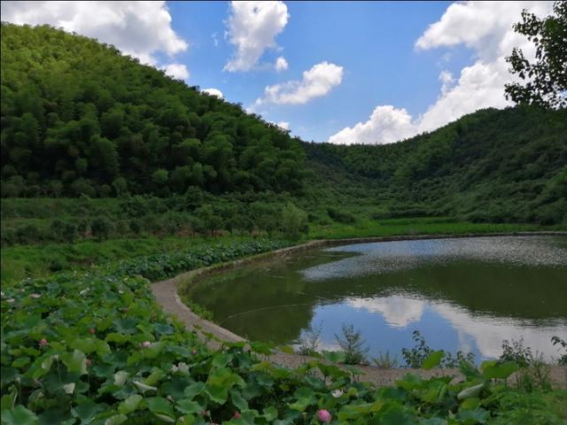 瞻仰著名杰出红军将领黄公略故居这里风景美如画