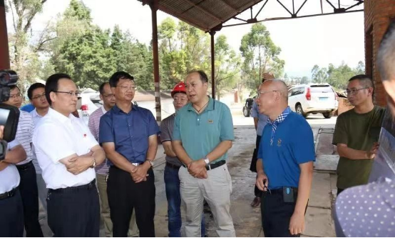 楚雄州州委副书记,州长迟中华率领常务副州长赵克义,副州长徐东等人到