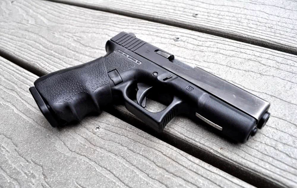 fn2000是 比利时fn赫尔斯塔北美分公司研制的f2000型5.