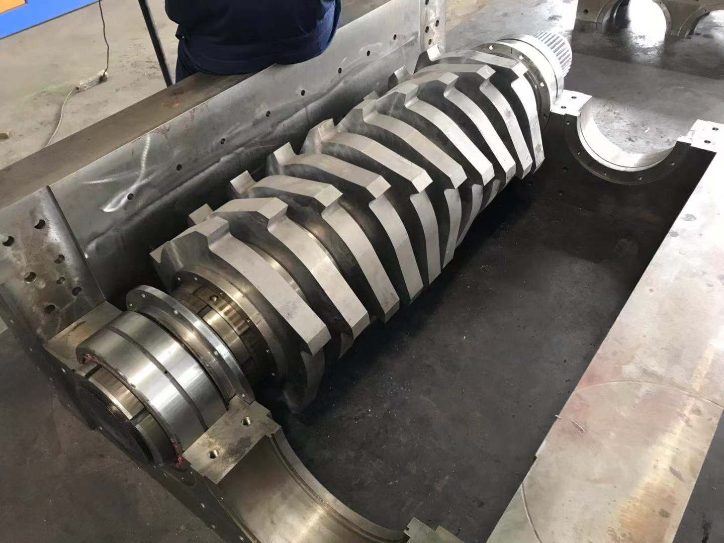 双轴剪切式破碎机的特点有哪些