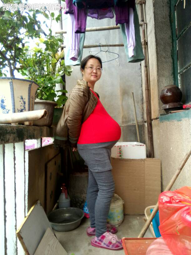 怀上宝宝后,妈妈们应该非常希望,早些看到自己的肚子隆起来吧?