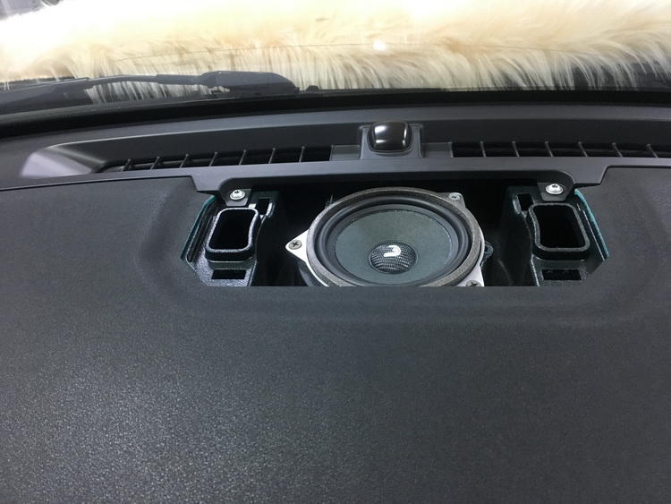 抒情好声音路虎极光汽车音响改装诗芬尼s62m42中音