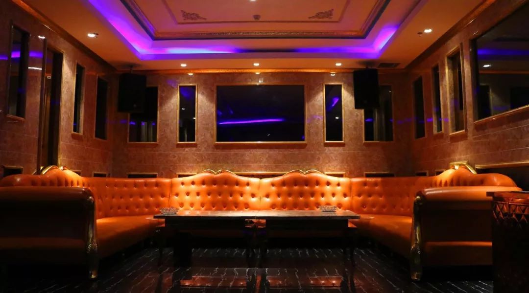 9月28日盛大开业阿拉善大酒店音乐餐吧优惠享不停